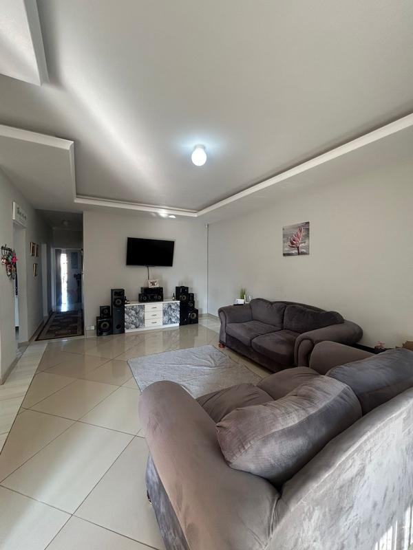 4 Bedroom Property for Sale in Margate KwaZulu-Natal