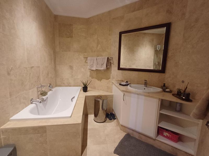 3 Bedroom Property for Sale in Umhlanga Rocks KwaZulu-Natal