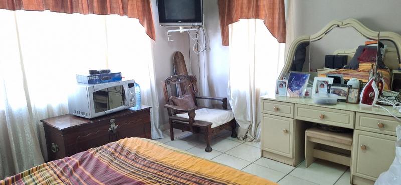 5 Bedroom Property for Sale in Umzinto KwaZulu-Natal