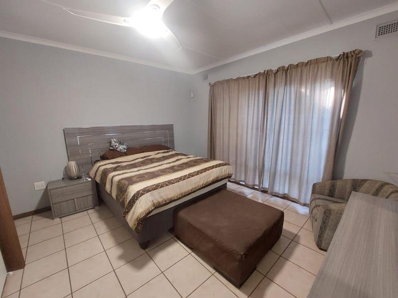 4 Bedroom Property for Sale in Uvongo KwaZulu-Natal