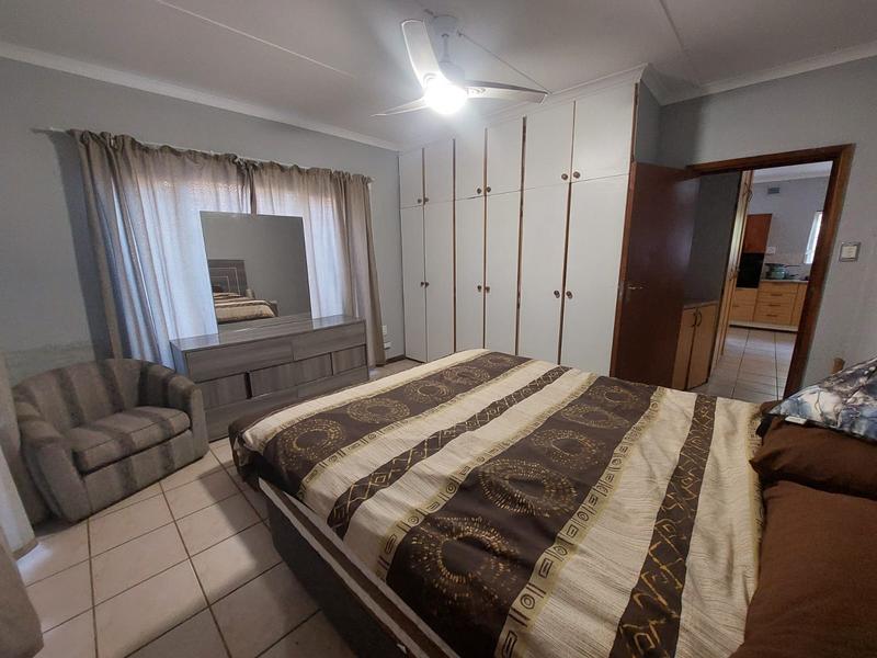 4 Bedroom Property for Sale in Uvongo KwaZulu-Natal