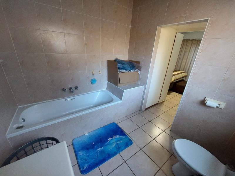 4 Bedroom Property for Sale in Uvongo KwaZulu-Natal