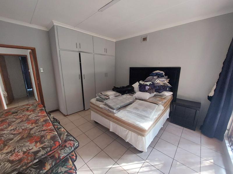 4 Bedroom Property for Sale in Uvongo KwaZulu-Natal