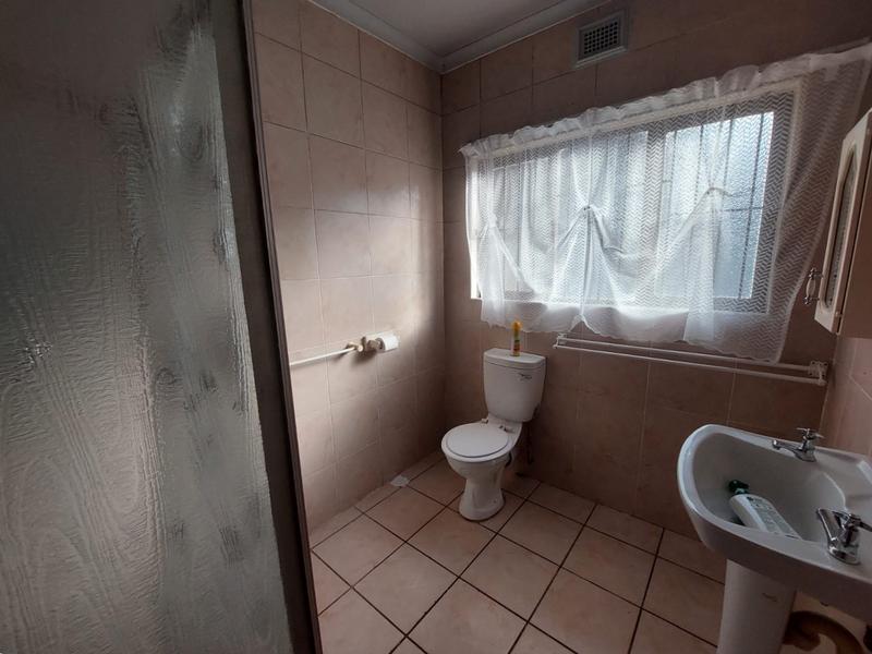 4 Bedroom Property for Sale in Uvongo KwaZulu-Natal