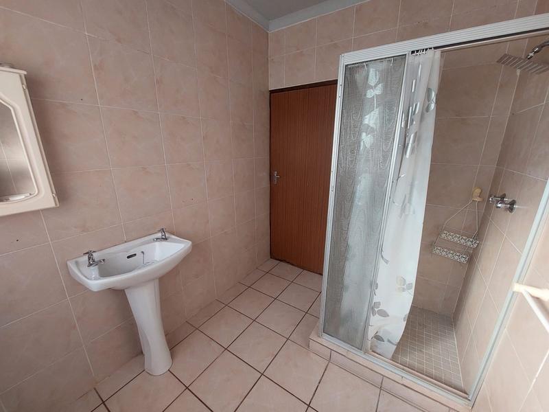 4 Bedroom Property for Sale in Uvongo KwaZulu-Natal