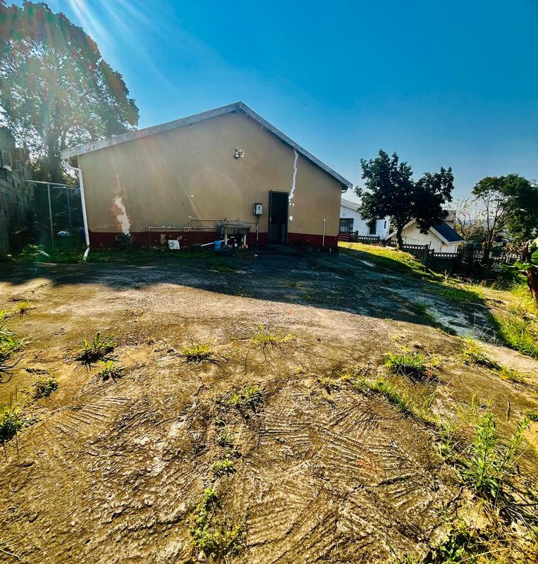 5 Bedroom Property for Sale in Umlazi KwaZulu-Natal