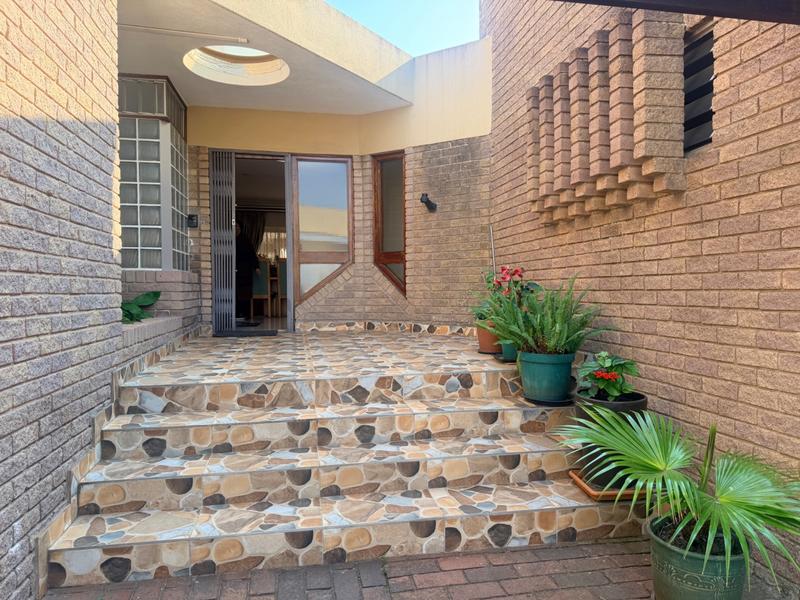 4 Bedroom Property for Sale in Reservoir Hills KwaZulu-Natal