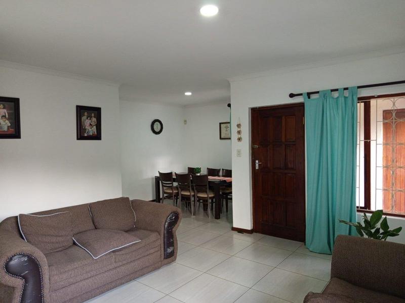 4 Bedroom Property for Sale in Dawncrest KwaZulu-Natal