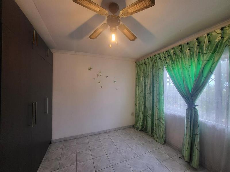 3 Bedroom Property for Sale in Dawncrest KwaZulu-Natal
