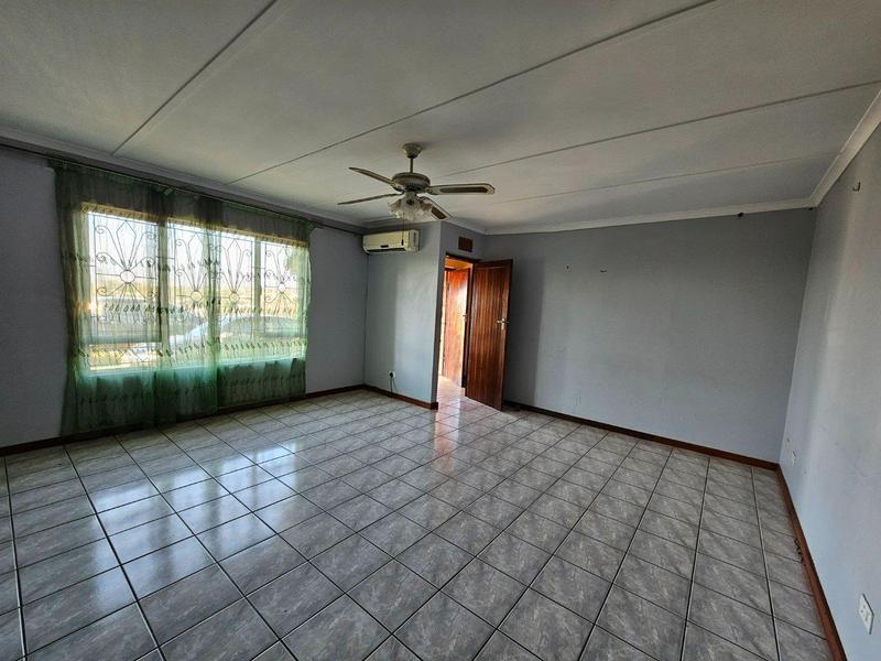 6 Bedroom Property for Sale in Everest Heights KwaZulu-Natal