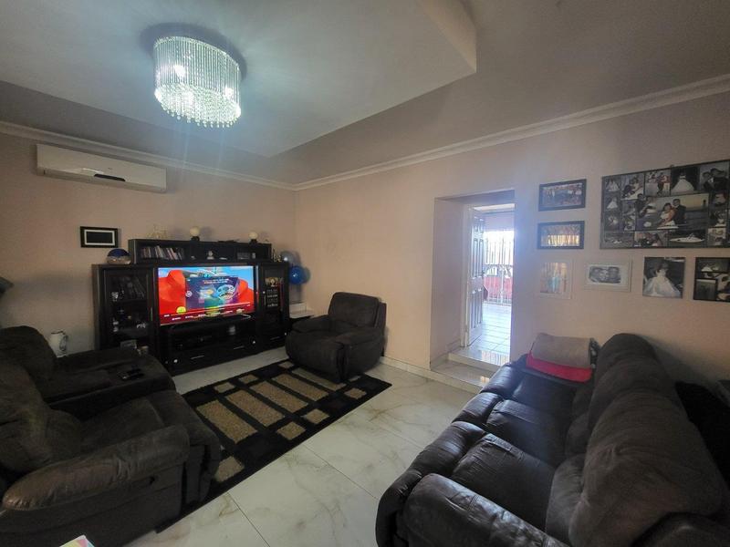 4 Bedroom Property for Sale in Parkgate KwaZulu-Natal