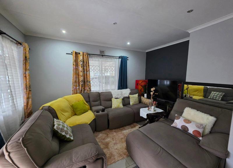 2 Bedroom Property for Sale in Redcliffe KwaZulu-Natal