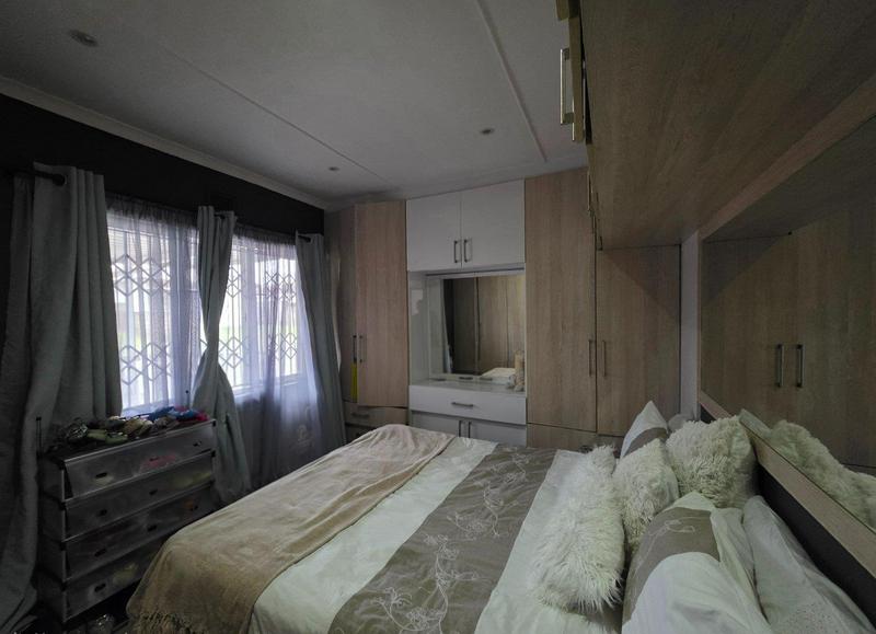 2 Bedroom Property for Sale in Redcliffe KwaZulu-Natal