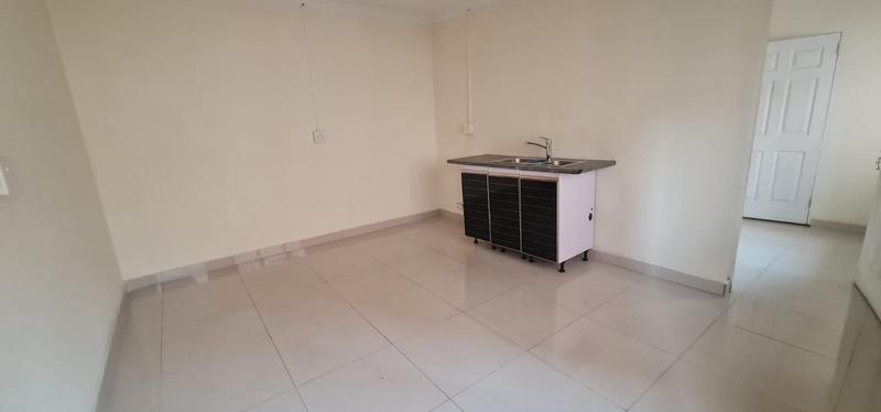 To Let 1 Bedroom Property for Rent in Essenwood KwaZulu-Natal