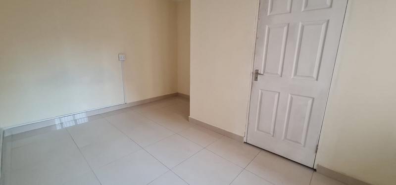 To Let 1 Bedroom Property for Rent in Essenwood KwaZulu-Natal