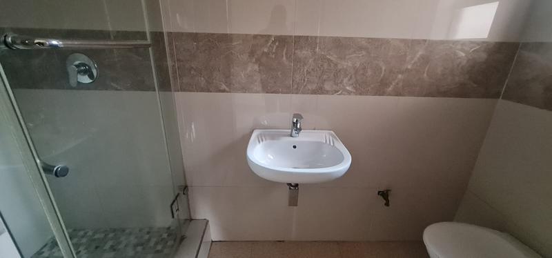 To Let 1 Bedroom Property for Rent in Essenwood KwaZulu-Natal