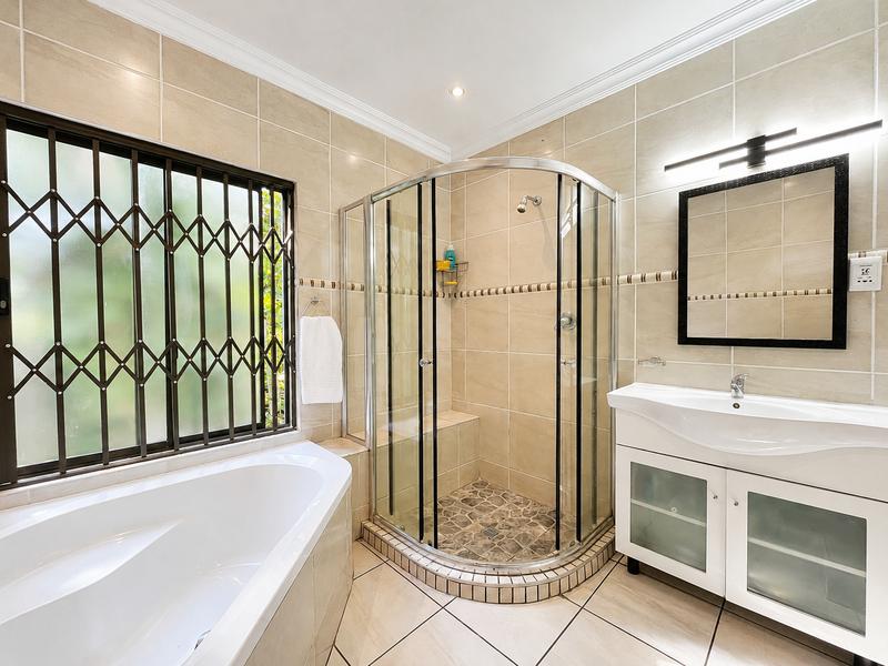 5 Bedroom Property for Sale in Shelly Beach KwaZulu-Natal