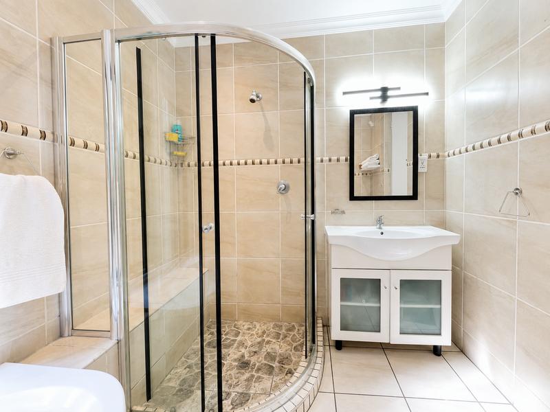 5 Bedroom Property for Sale in Shelly Beach KwaZulu-Natal