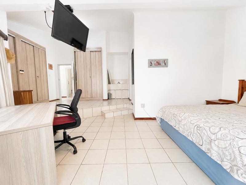5 Bedroom Property for Sale in Shelly Beach KwaZulu-Natal