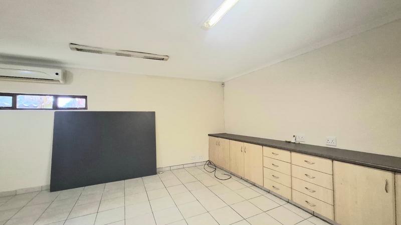 To Let 1 Bedroom Property for Rent in Glenwood KwaZulu-Natal