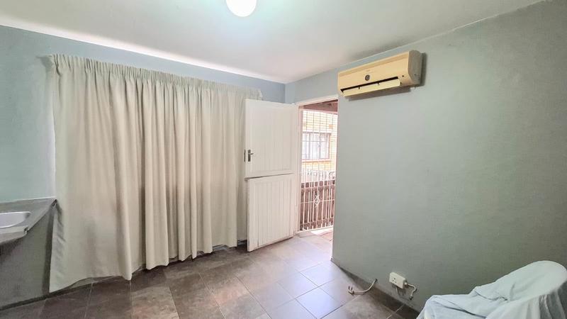 To Let 1 Bedroom Property for Rent in Glenwood KwaZulu-Natal
