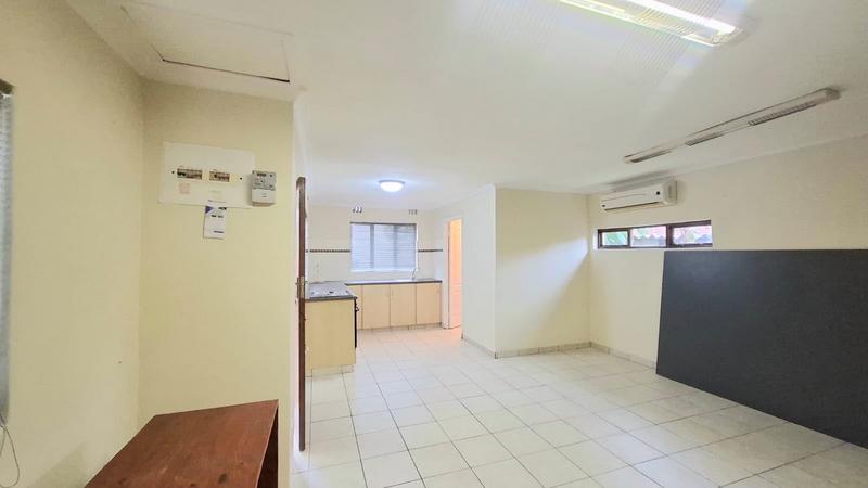 To Let 1 Bedroom Property for Rent in Glenwood KwaZulu-Natal