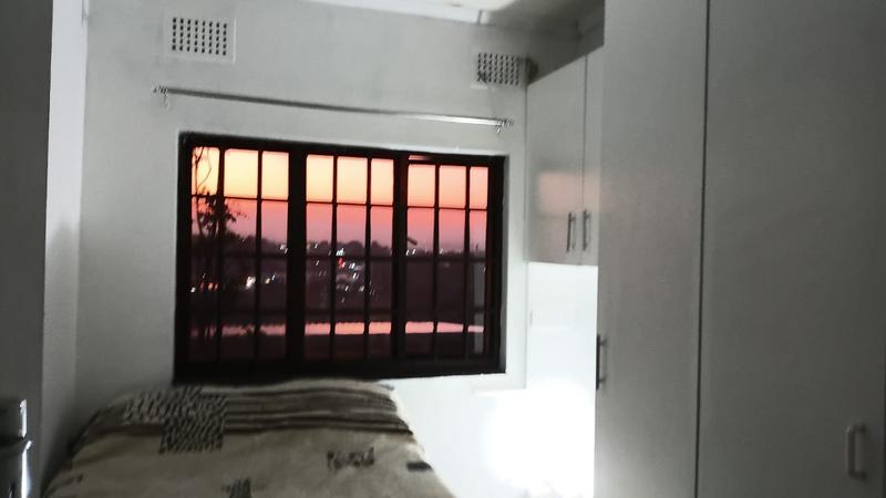 To Let 3 Bedroom Property for Rent in Bluff KwaZulu-Natal