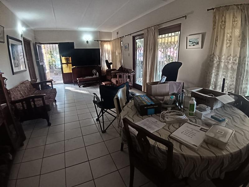 5 Bedroom Property for Sale in Hibberdene KwaZulu-Natal