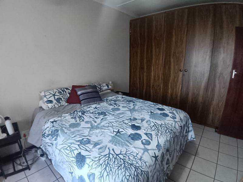 5 Bedroom Property for Sale in Hibberdene KwaZulu-Natal