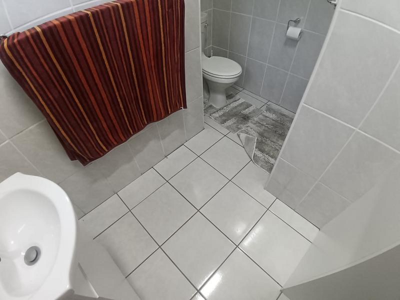 5 Bedroom Property for Sale in Hibberdene KwaZulu-Natal