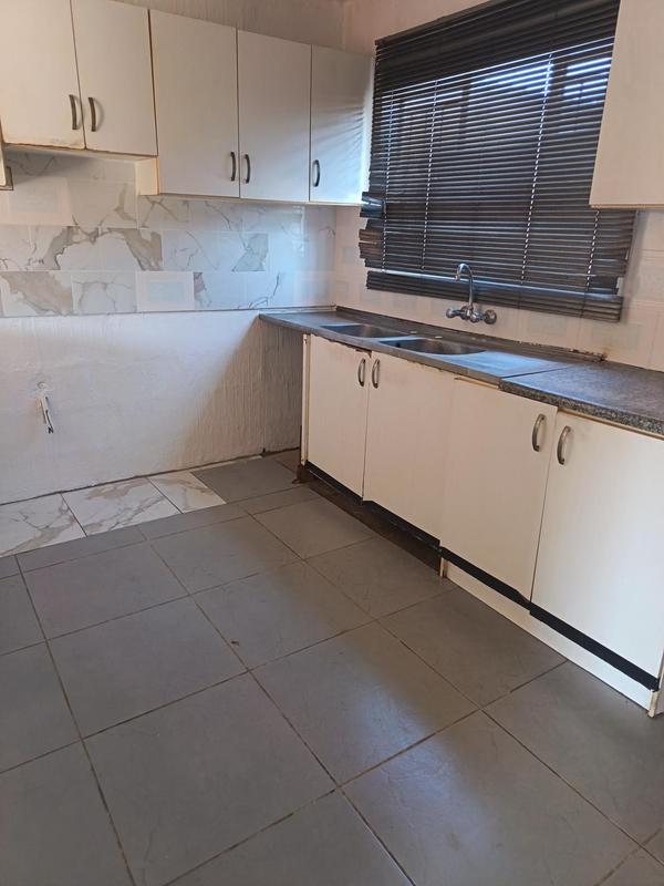 To Let 2 Bedroom Property for Rent in Newlands West KwaZulu-Natal