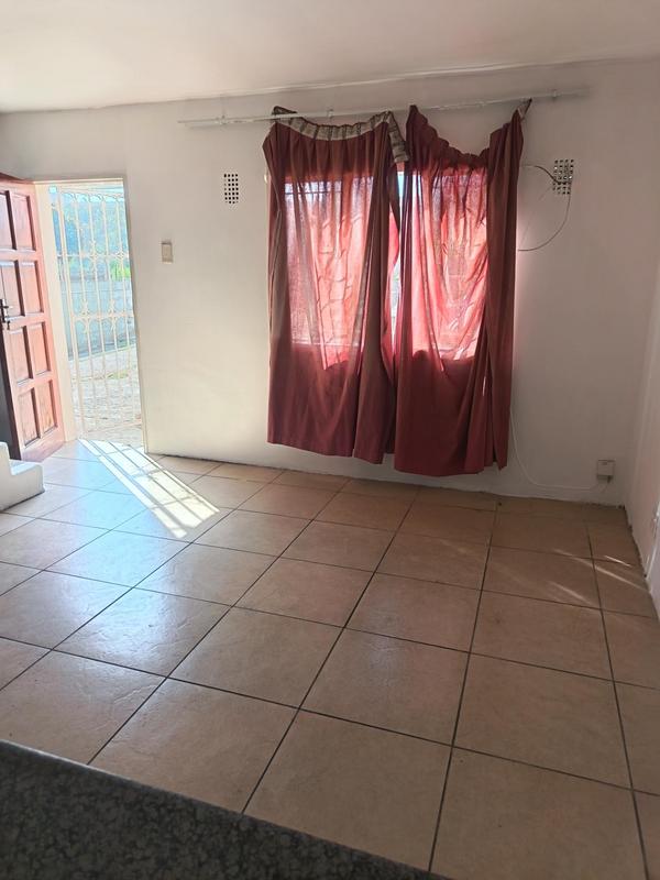 To Let 2 Bedroom Property for Rent in Newlands West KwaZulu-Natal