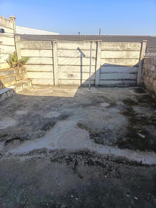 To Let 2 Bedroom Property for Rent in Newlands West KwaZulu-Natal