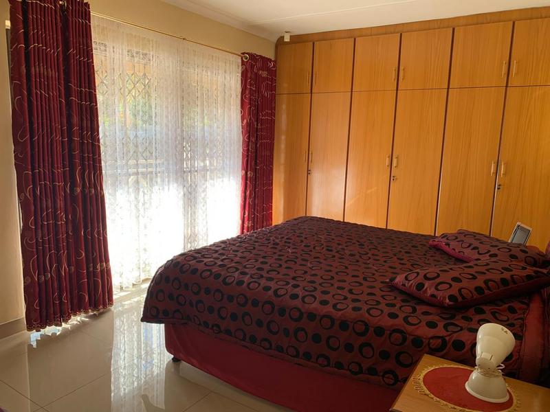 5 Bedroom Property for Sale in Mount Vernon KwaZulu-Natal