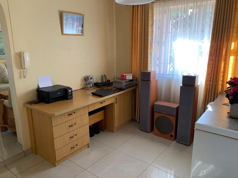 5 Bedroom Property for Sale in Mount Vernon KwaZulu-Natal