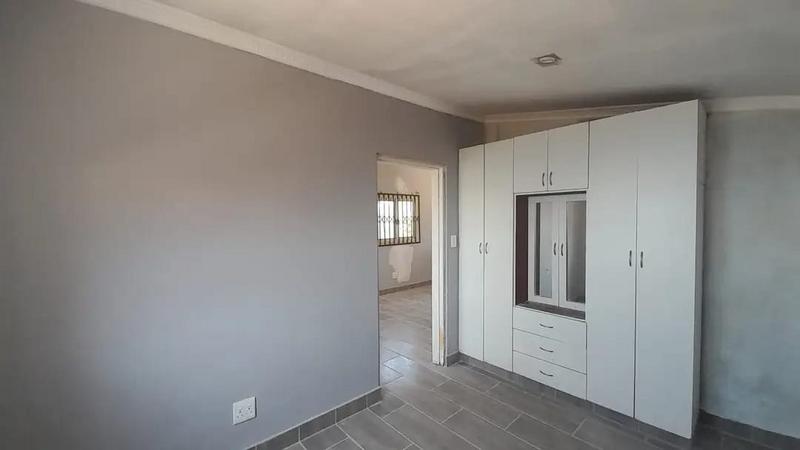 To Let 1 Bedroom Property for Rent in Bluff KwaZulu-Natal