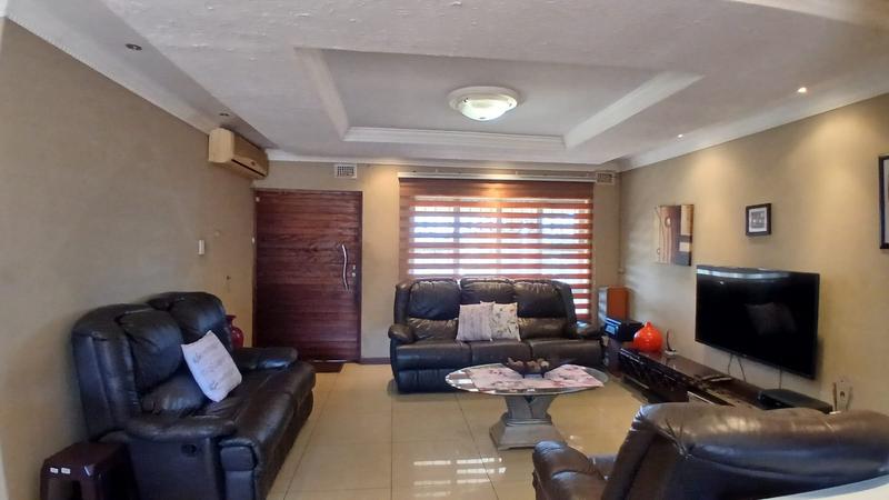 3 Bedroom Property for Sale in Montclair KwaZulu-Natal