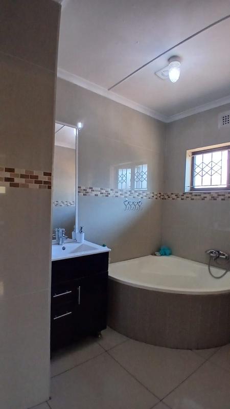 3 Bedroom Property for Sale in Montclair KwaZulu-Natal