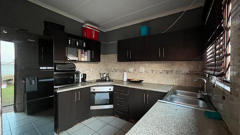 2 Bedroom Property for Sale in Umhlathuze KwaZulu-Natal