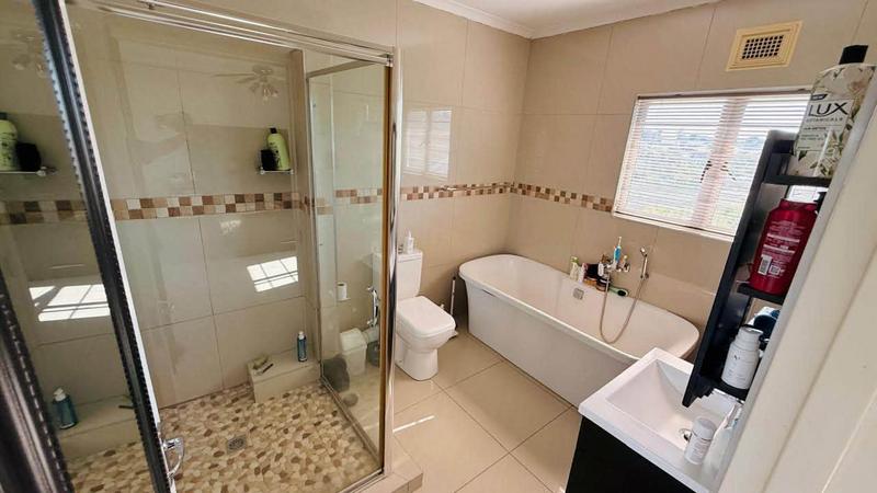 To Let 3 Bedroom Property for Rent in Umbilo KwaZulu-Natal