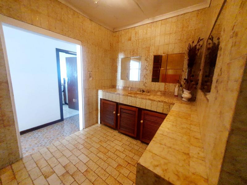 3 Bedroom Property for Sale in Umzinto KwaZulu-Natal