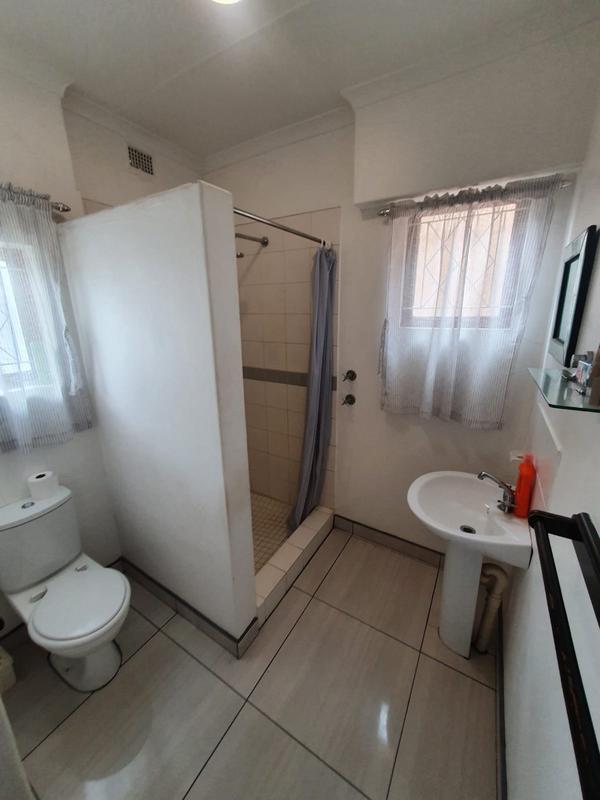 To Let Commercial Property for Rent in Meer En See KwaZulu-Natal