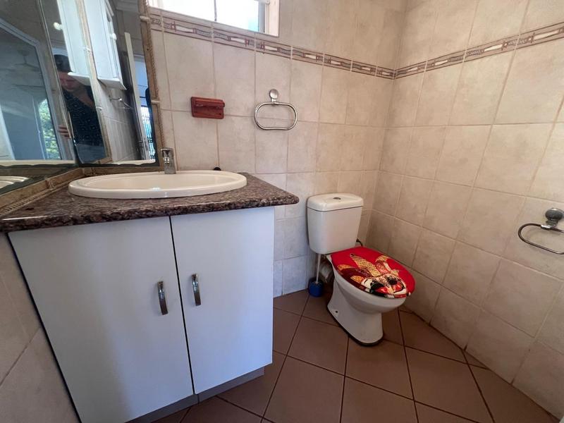 To Let 2 Bedroom Property for Rent in Margate KwaZulu-Natal