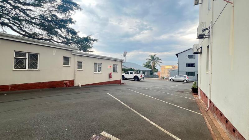 To Let 2 Bedroom Property for Rent in Windermere KwaZulu-Natal