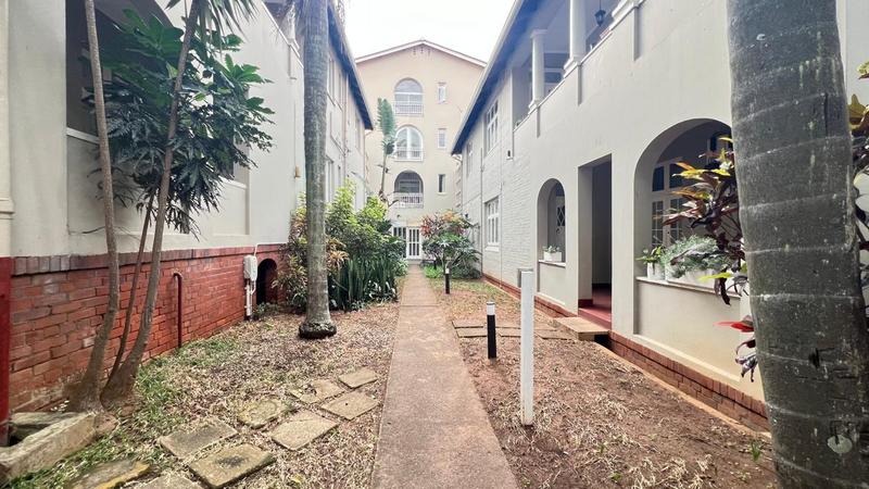 To Let 2 Bedroom Property for Rent in Windermere KwaZulu-Natal