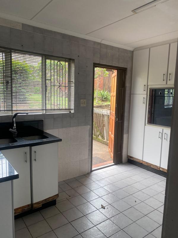 To Let 3 Bedroom Property for Rent in Treasure Beach KwaZulu-Natal