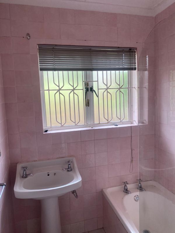 To Let 3 Bedroom Property for Rent in Treasure Beach KwaZulu-Natal