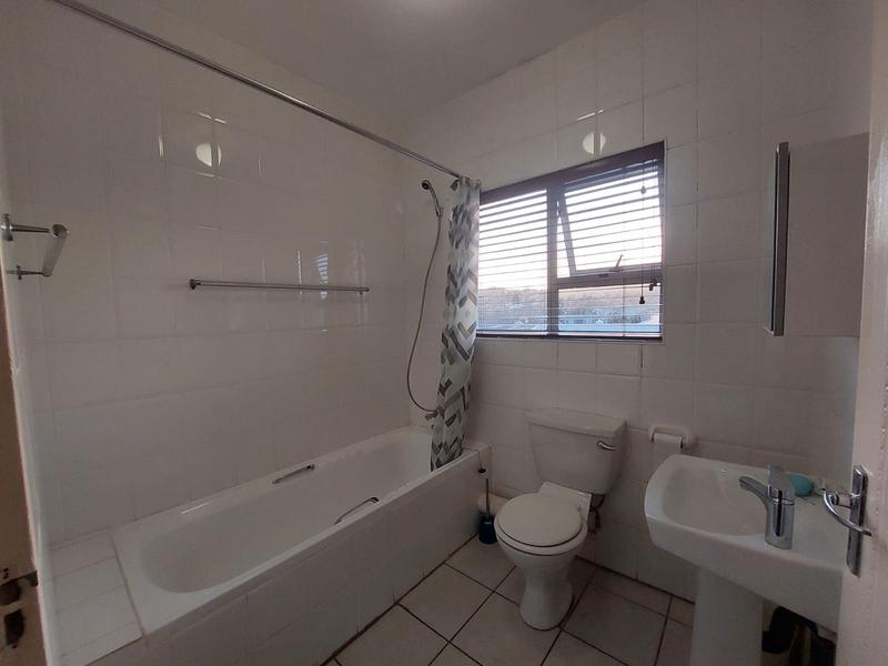 To Let 3 Bedroom Property for Rent in Manaba Beach KwaZulu-Natal