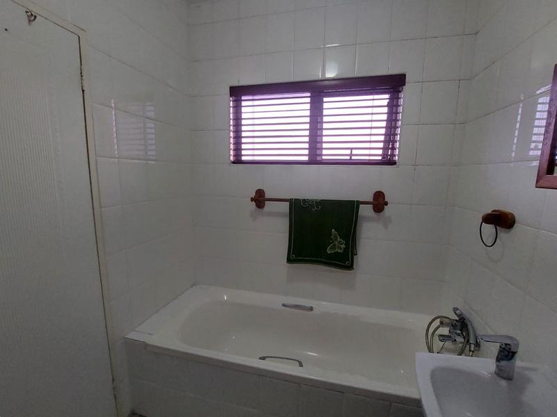 To Let 3 Bedroom Property for Rent in Manaba Beach KwaZulu-Natal