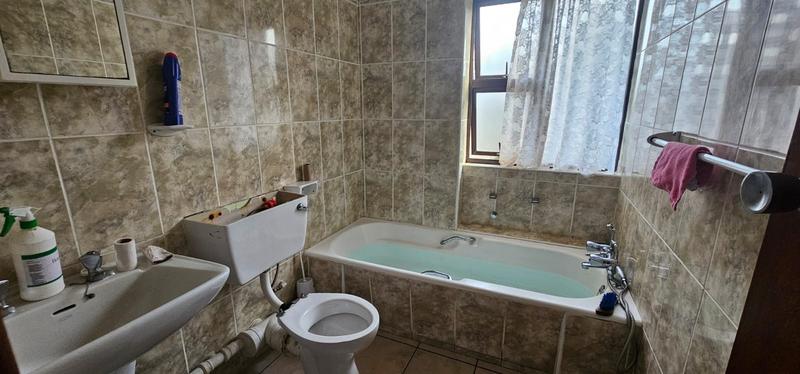 2 Bedroom Property for Sale in Scottburgh KwaZulu-Natal